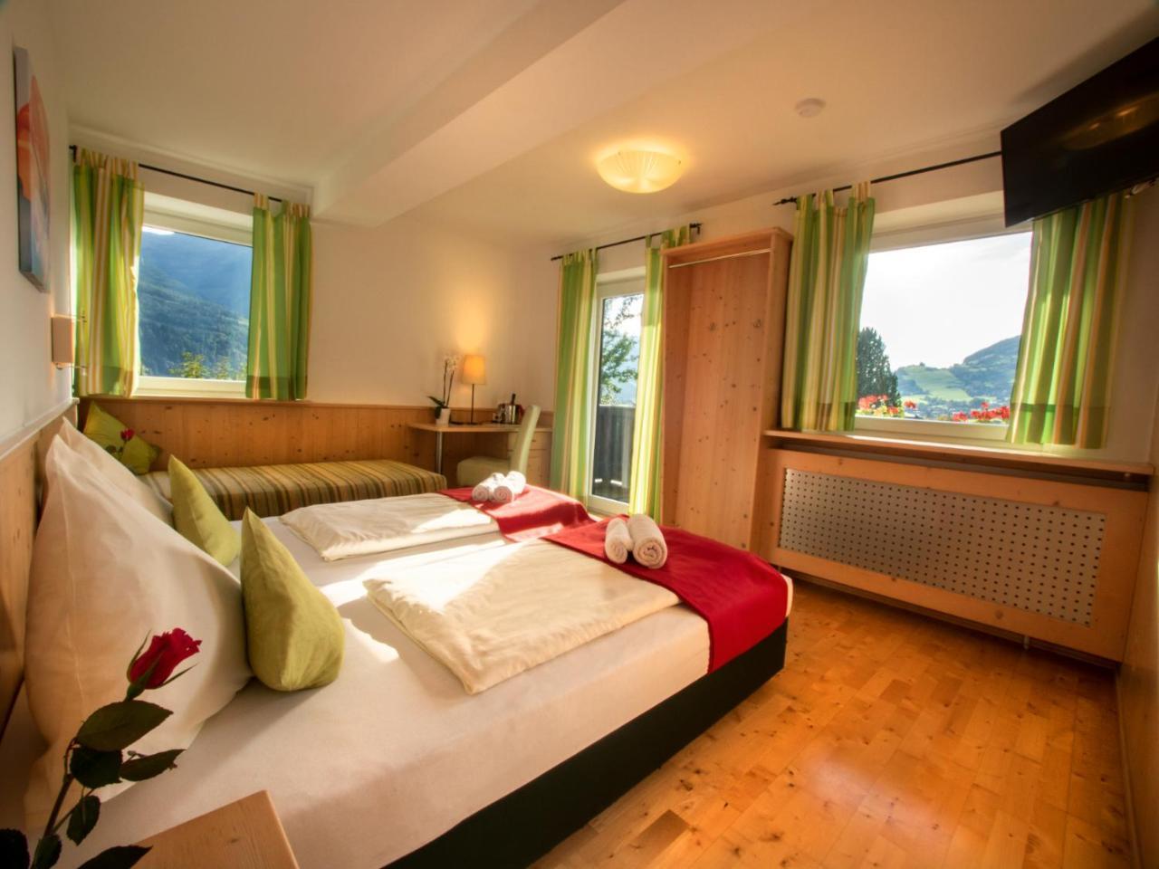 Hotel Gasthof Eschbacher Пизендорф Экстерьер фото